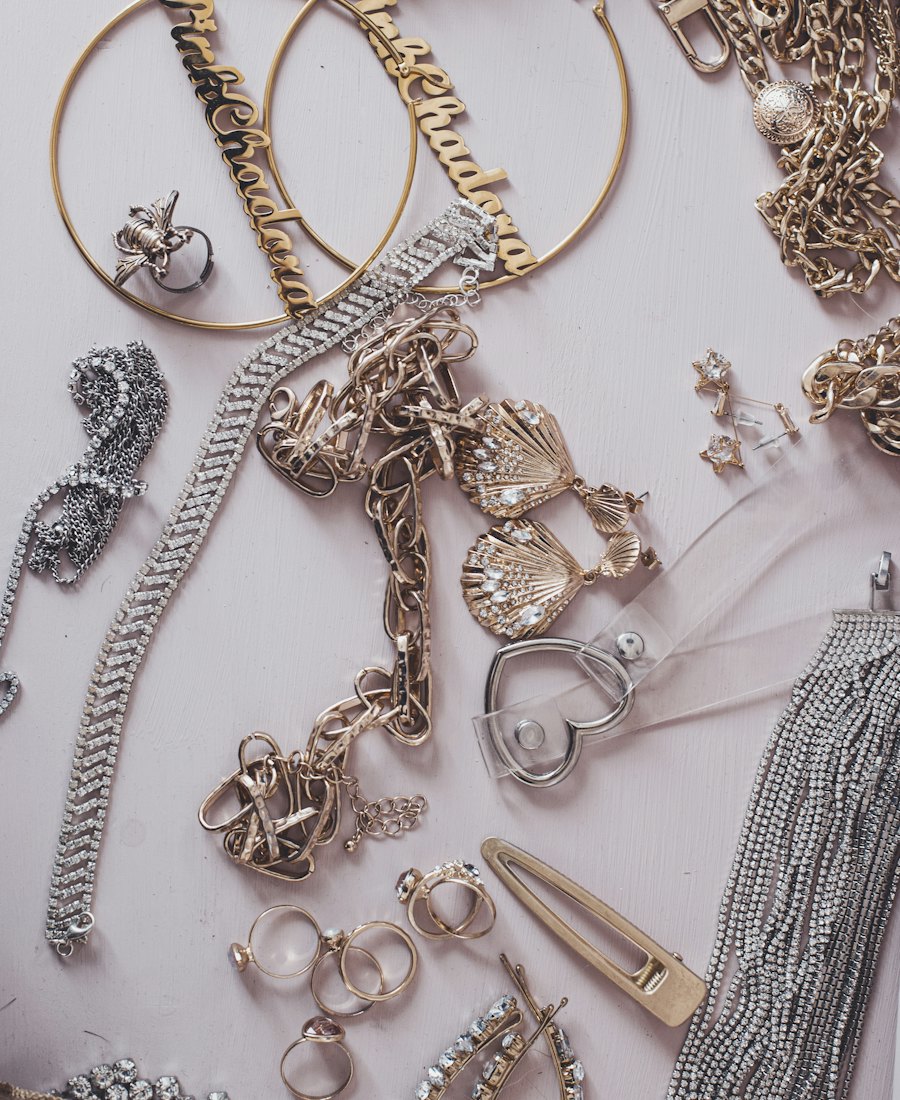 Collection of gold and silver jewellery for professional valuation